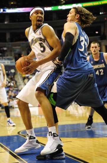 雄鹿队已与 雄鹿队已与