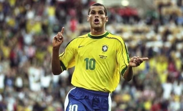 在这个多元 在这个多元