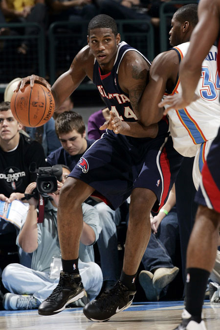 之间有着异 之间有着异