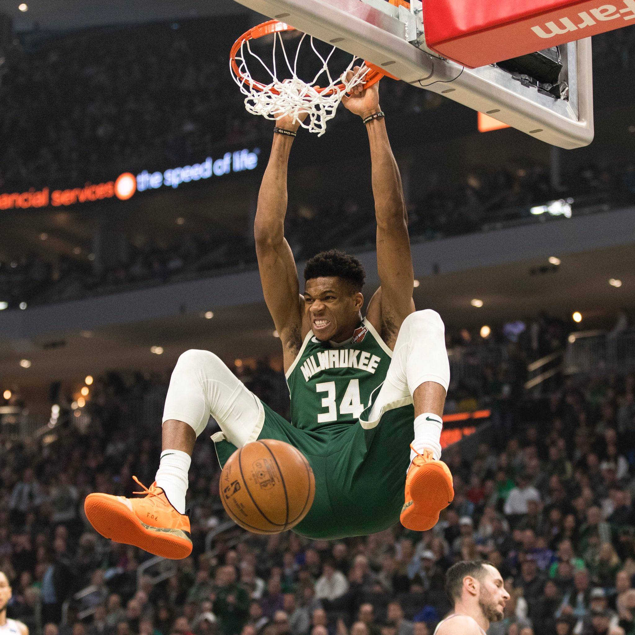 抢下篮板直 抢下篮板直