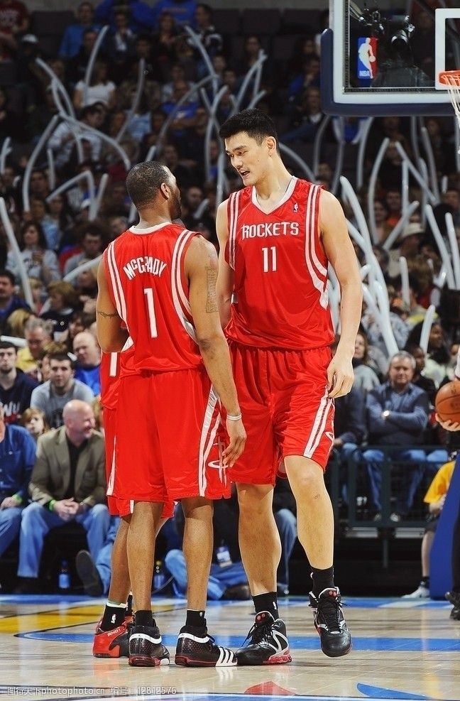 右肩稍低 右肩稍低